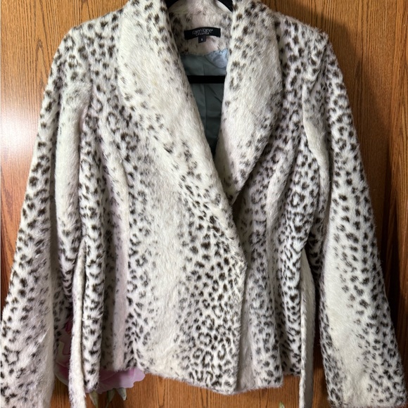Karen Kane Faux Fur Coat - Picture 1 of 3